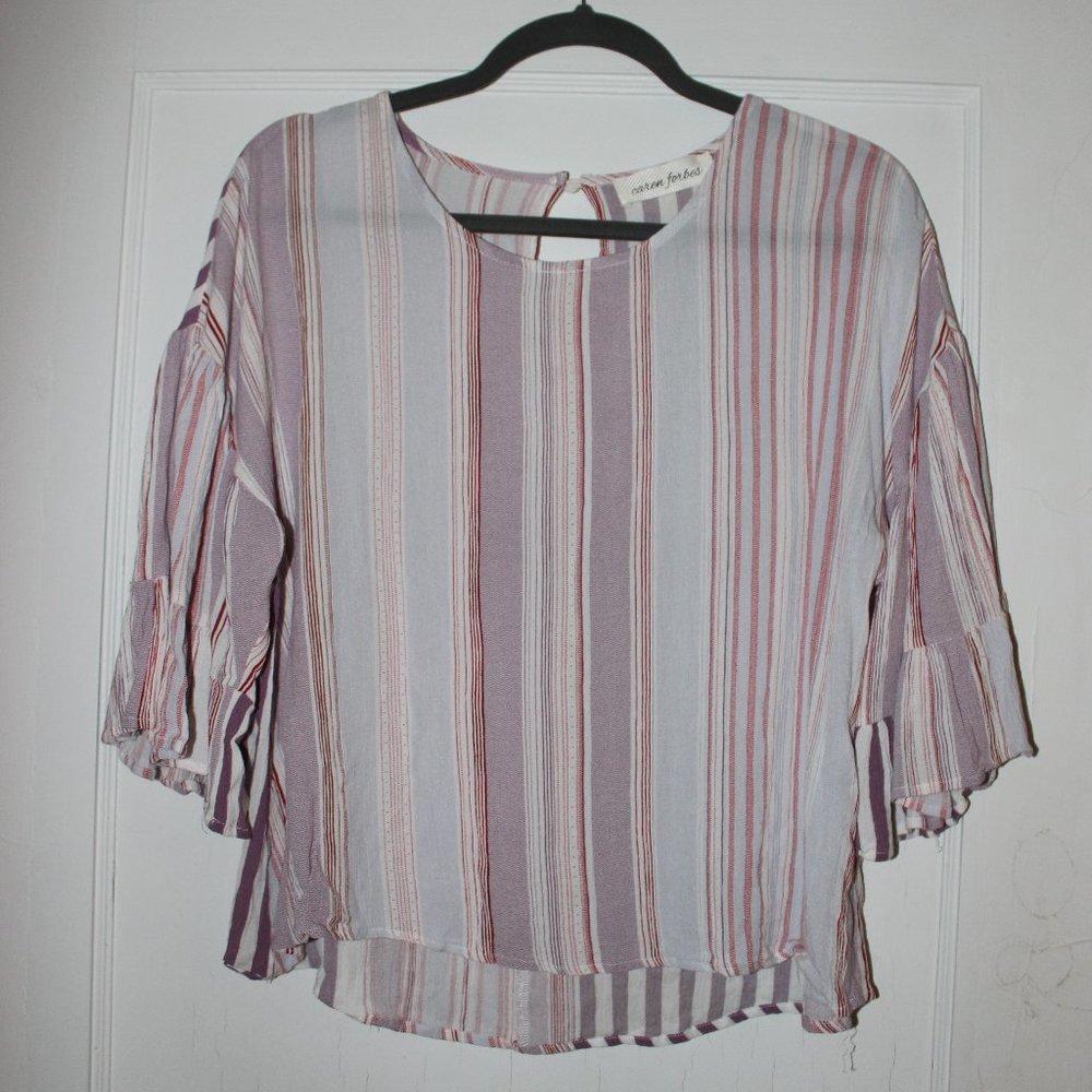 Patterned blouse with flowy sleeves